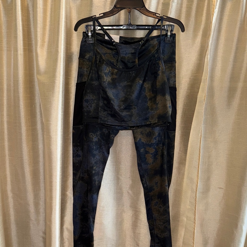 Black and Gold Patterned Activewear Set